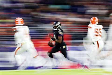 Lamar Jackson Finally Reveals the Secret to His Incomparable Elusiveness: ‘It Can Probably Be..