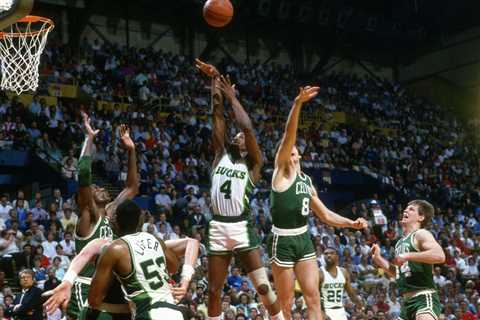 Milwaukee Bucks Legend Sidney Moncrief Never Played on Christmas but Remembers His Thanksgiving Day ..