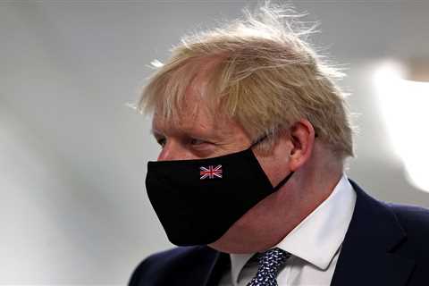 Boris Johnson fires warning shot at Putin as invading Ukraine would be ‘disastrous’ & ‘painful, ..