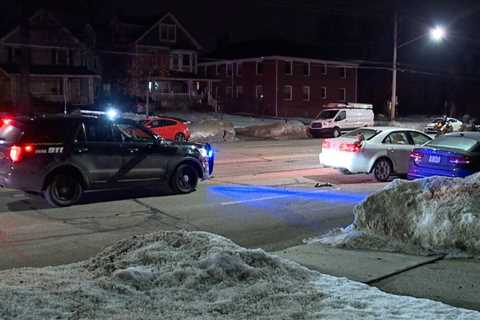 High-speed search in Cleveland finishes with 3 apprehended in Lakewood