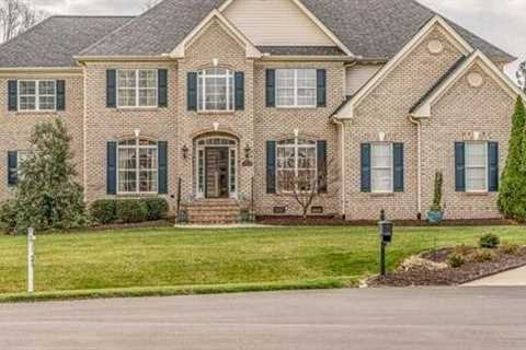 4 Bedroom Home in Oak Ridge – $825,000 |