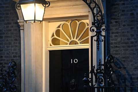 Met Police will start handing out 20 fines for Downing Street parties during lockdown today