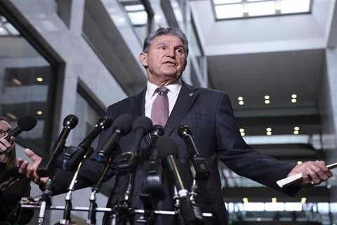 Dems grimace at Manchin’s bipartisan energy detour