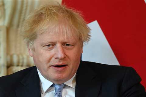 Boris Johnson flies to Belfast in bid to clear Northern Ireland protocol deadlock