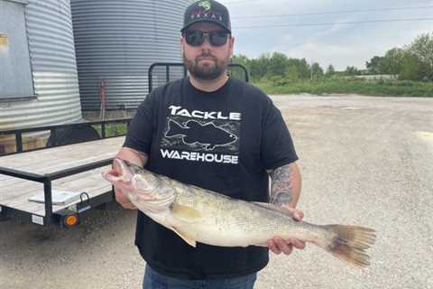 Missouri Fisherman Catches State-Record Walleye on a Trotline