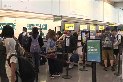 Cleveland Hopkins International Airport holiday travel, flight cancellations