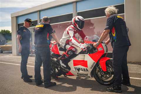 Rainey Rides Yamaha YZR500 At Goodwood Festival Of Speed