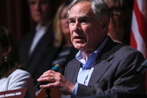 gov.  Greg Abbott tries to unite Texas Republicans at party convention