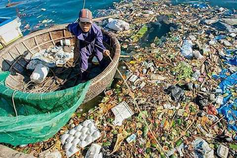 Vietnam wastes $3 billion a year by not recycling plastic: UNDP