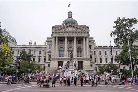 Indiana Senate narrowly passes near-total abortion ban | State and Regional