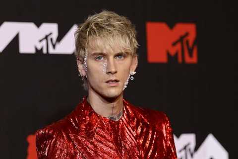 Machine Gun Kelly honored with his own tag in Cleveland – HotNewHipHop