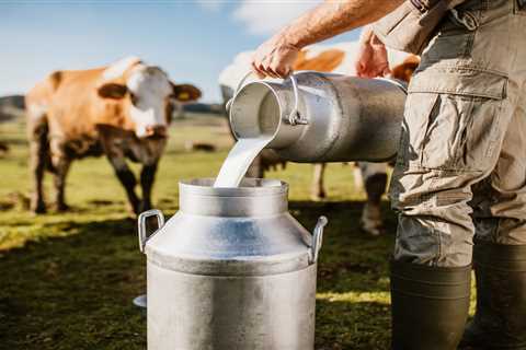 Federal government has given $800 million to keep indebted farmers afloat ⋆