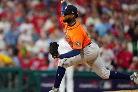 Astros combine to no-hit Phillies, even World Series at 2 games apiece