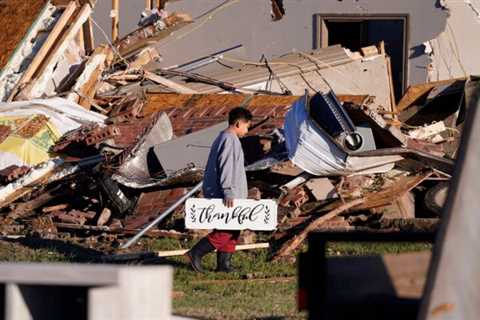 1 dead, dozens injured as tornadoes hit Texas and Oklahoma