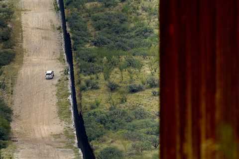 Judge blocks Title 42 limits at border