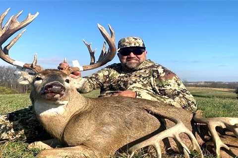 Iowa Bowhunter Sends Up a Prayer and Knocks Down a 207-Inch Whitetail