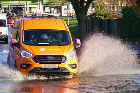 UK weather: Yellow warnings extended with fierce winds & heavy rain to lash Britain TODAY..