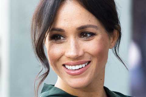 Meghan Markle shines in an emerald green dress at a benefit in Indianapolis