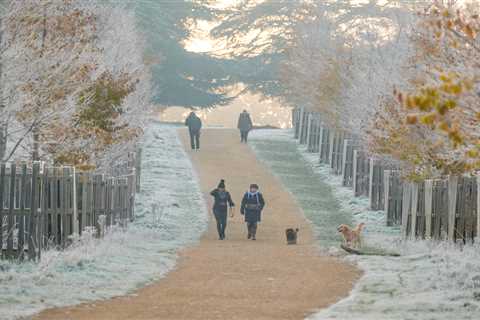 UK weather: Met Office releases SEVEN snow and ice warnings for this weekend… and there’s more to..