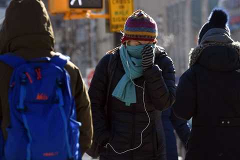 Bitter cold continues to grip NYC area on Christmas