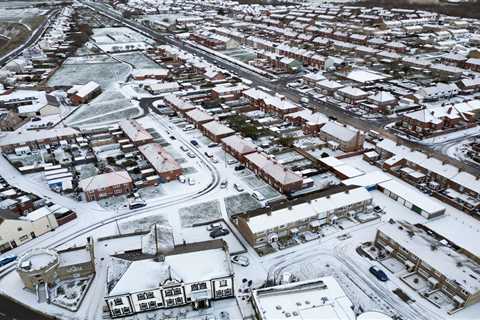 UK weather: White Christmas sees heavy snow dumped on Britain amid yellow warnings – and there’s..