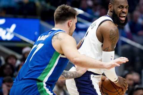 Lakers’ third-quarter woes lead to lopsided loss in Dallas