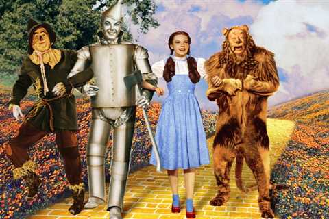 ‘Wizard of Oz’ Hourglass Prop Sells for $495,000 at Auction