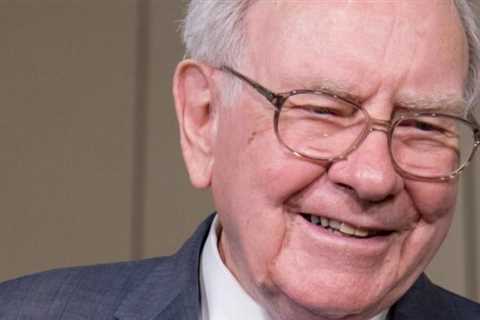 Buy the fear like Warren Buffett. Here are 3 top stocks yielding as high as 9.2% — so you can ‘make ..