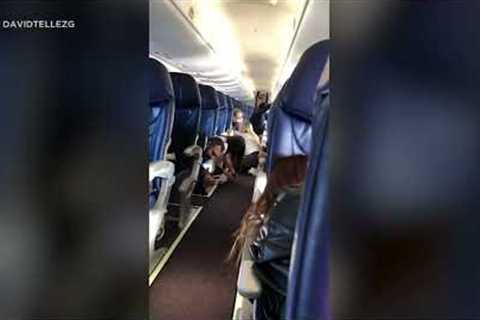 Aeromexico passengers take cover as plane is fired upon at Culiacán airport