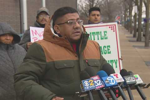 Demonstrators call for better police protection after food vendor robberies