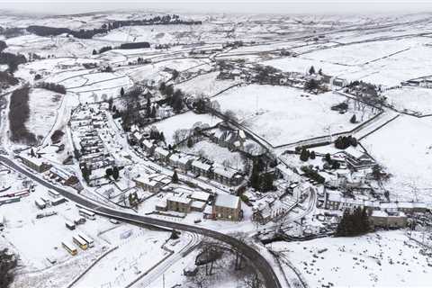 UK weather – Brits wake up to SNOW with warnings for ice on the roads for four days as temperatures ..