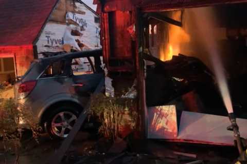 Car Crashes Into House and Hits Gas Meter, Causing Fire in Oakland – NBC Bay Area