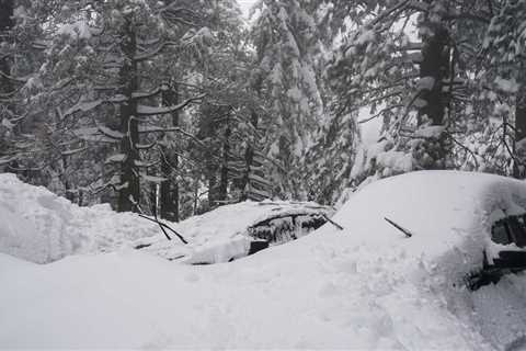 Father and two girls stranded in snowstorm for 13 hours