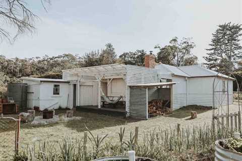 Charming and Relaxed Boobialla Bungalow, Tasmania