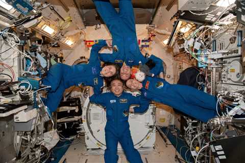 4 astronauts fly SpaceX again dwelling, finish 5-month mission