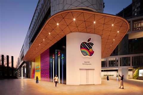 Apple readies opening of its first retail retailer in India