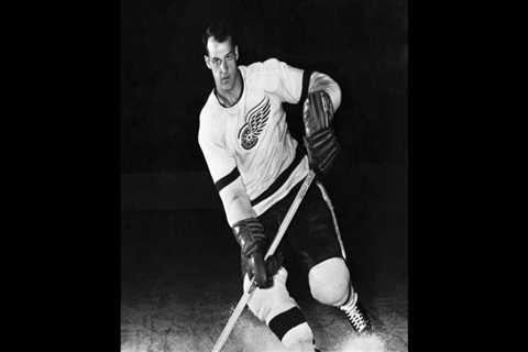 Gordie Howe: Canada's First Professional Ice Hockey Player