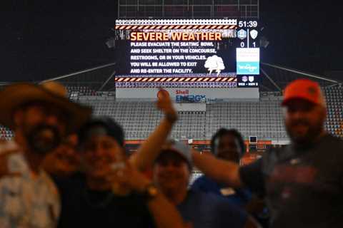 Coaches, players ‘frustrated’ by communication around NWSL weather-delay procedures – Equalizer..