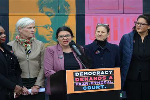 Tlaib, reproductive rights advocates call for U.S. Supreme Court reform amid ethics scandals ⋆