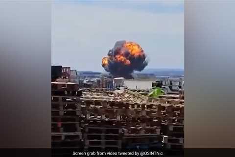 On camera a ball of fire after an F-18 jet’s fast dive and crash in Spain