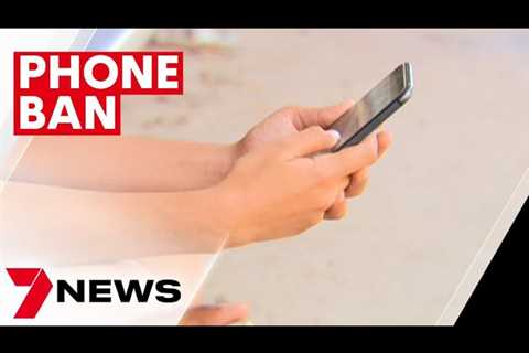 Renewed push to ban mobile phones in Queensland schools