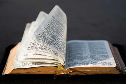 Primary Schools In US State Ban King James Bible For ”Vulgarity And Violence”