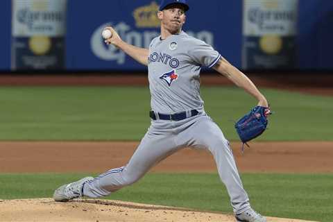 Chris Bassitt, Blue Jays earn soggy shutout of Mets