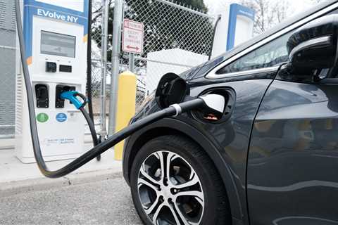 Statehouses debate who should build EV charging networks ⋆