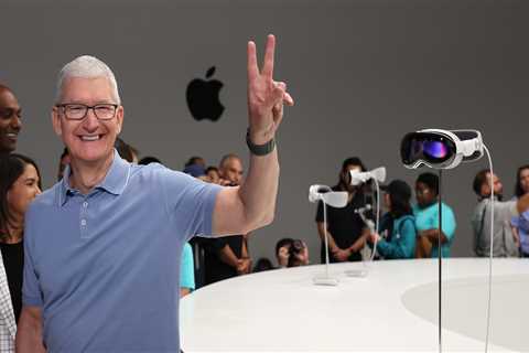 Apple isn't worth its near-$3 trillion valuation - and its stock has only surged this year because..