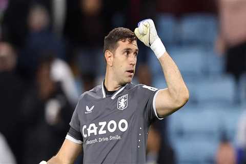 Manchester United to take on Chelsea for Aston Villa’s World Cup winner Emiliano Martinez – Man..