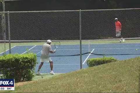 North Texans try to stay cool outdoors during the heat