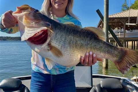 East Texas Woman Lands 13-Pound Lunker Bass on a Last-Minute Trip to Lake Nacogdoches