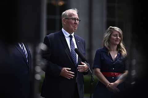 Defense shuffle: Trudeau taps former police chief for top role