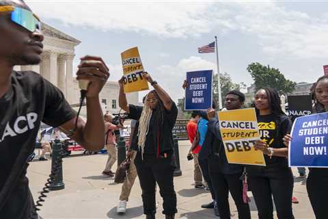 Restart of student loans clouds White House ‘Bidenomics’ push